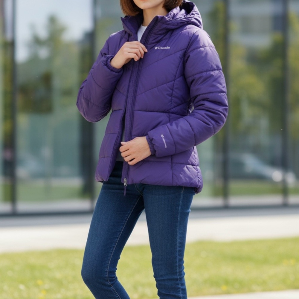 Columbia Youth Purple Hooded Puffer Jacket size 18-20, fits like a Women’s XS-S
